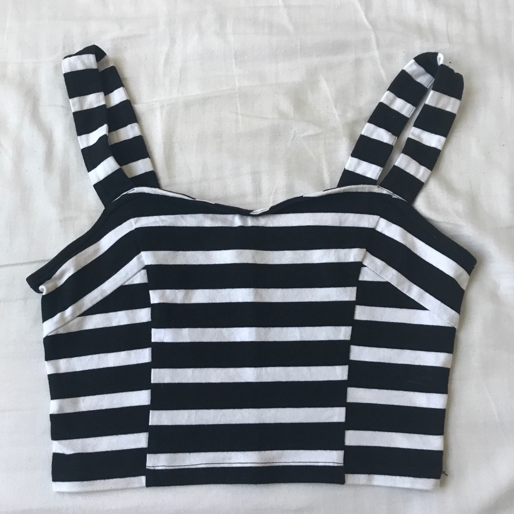 Express black & white cropped tank